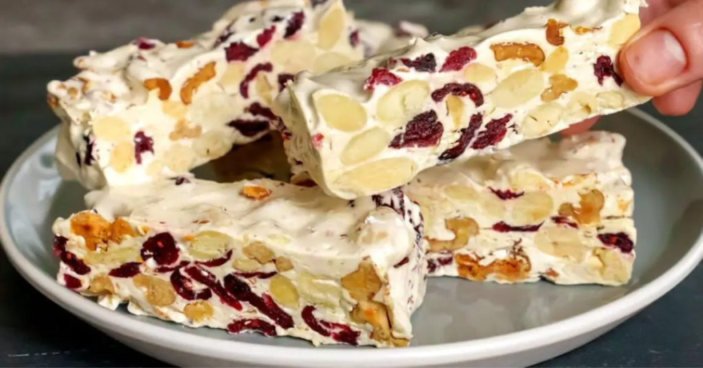Echa un vistazo a esta receta navideña  ¡Perfecto para las fiestas y todas las ocasiones! ¡Sin hornear! Sin harina! Se deshace en la boca!