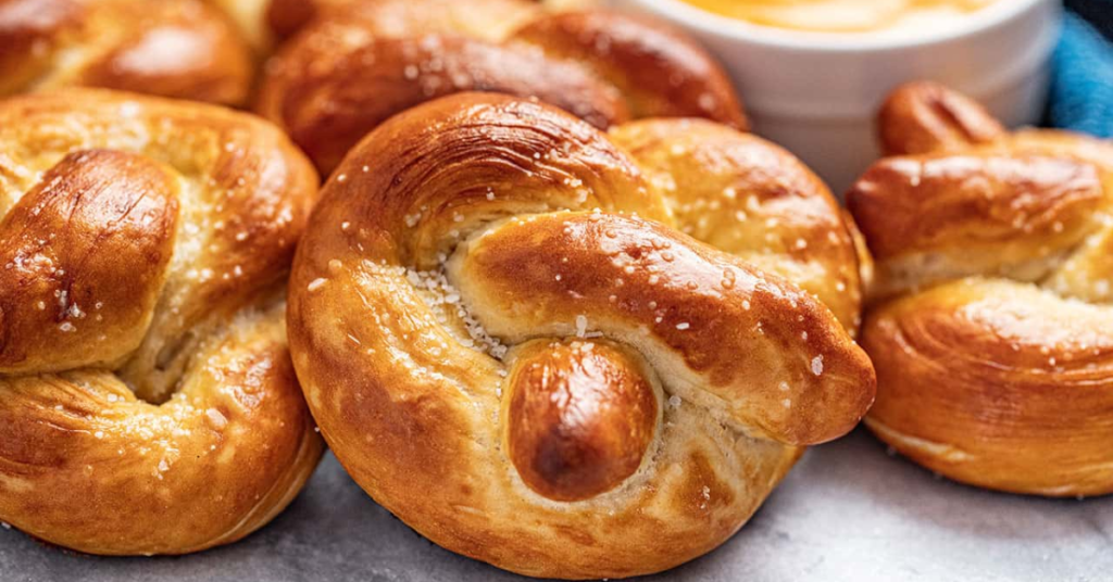 En esta receta te vamos a enseñar como preparar Los Mejores Pretzels Blandos Caseros para que puedas compartirlo con tus seres queridos
