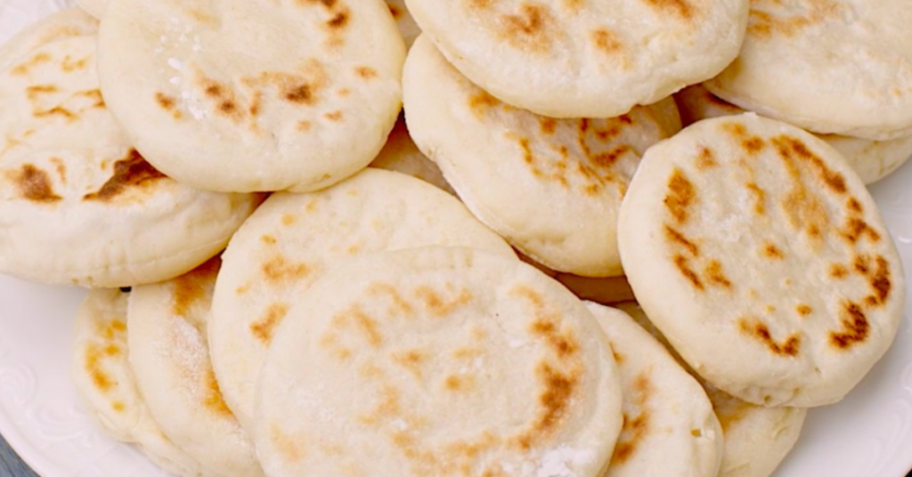 ¿Sabías que puedes preparar unos exquisitos panecillos sin horno? En esta receta te vamos a explicar paso a paso