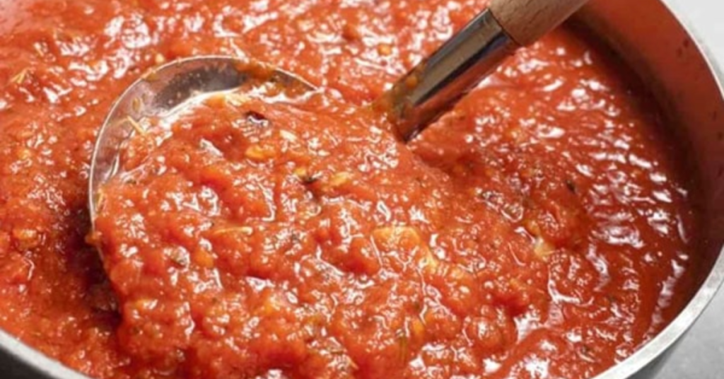 Aquí te vamos a explicar Como hacer Salsa de tomate casera y también cómo puedes conservar la salsa en tarros