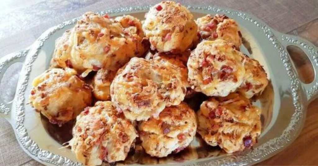 Si quieres preparar un exquisito aperitivo para un cumpleaños o una reunión aquí te explicamos Como hacer bollitos de pizza ¡Son muy rápidos!