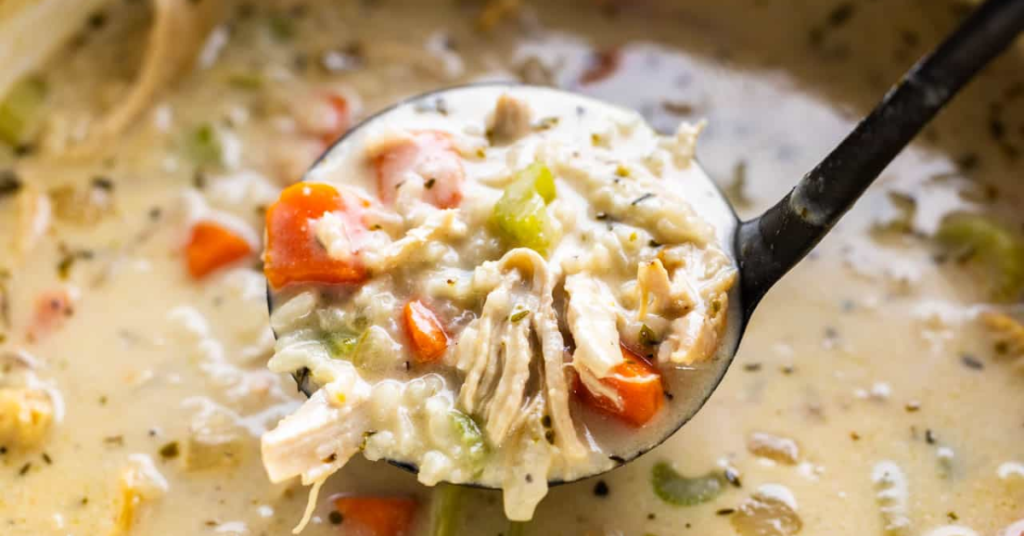 Aquí te enseñamos Como hacer sopa de pollo y arroz ¡Es saludable, abundante, sabrosa! La receta incluye instrucciones para todo tipos de arroz