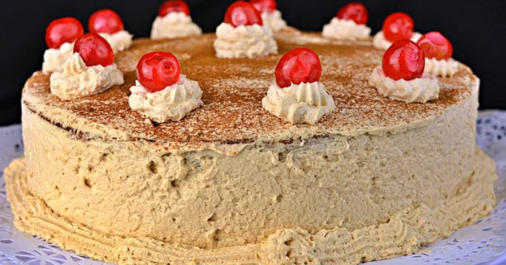 Si tienes un cumpleaños y quieres preparar una torta diferente, aquí te enseñamos como hacer torta de café irlandés ¡Ideal para cumpleaños!