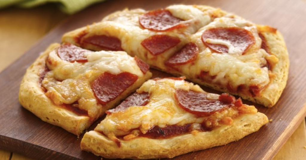 Si quieres preparar una exquisita mini pizza casera para compartir con tus seres queridos aquí te explicamos el paso a paso